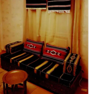 Chambre spacieuse dans une maison